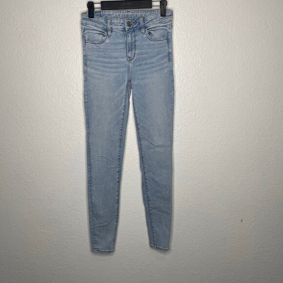 American Eagle Womens Size 4 Hi Rise Jeggings Light Wash Skinny Leg Next Level - Picture 1 of 14